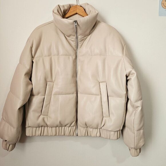 NWT ABERCROMBIE & FITCH BONE / CREAM PUFFER JACKET VEGAN LEATHER SIZE MED WMNS - Picture 2 of 16